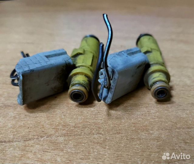 Форсунка топливная Toyota Corolla E110 23250-11130