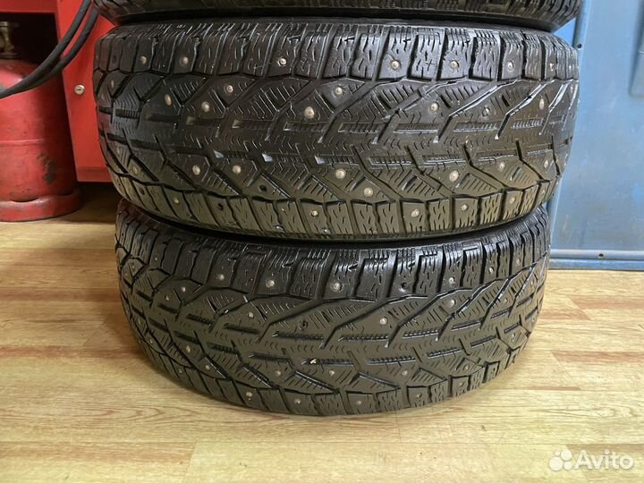 Tigar SUV Ice 215/60 R17 100T