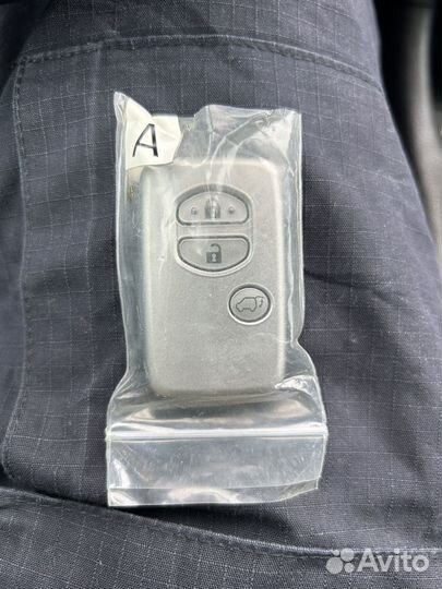 Смарт ключ toyota land cruiser 200