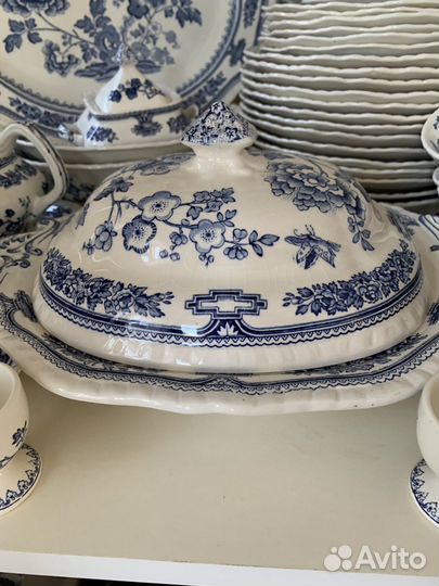 Сервиз фарфор столовый