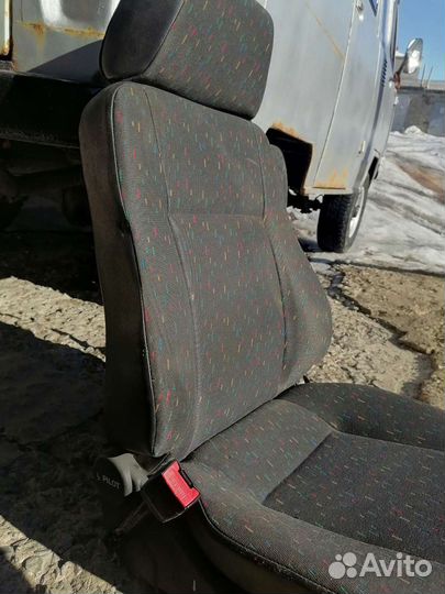 Авто сиденье