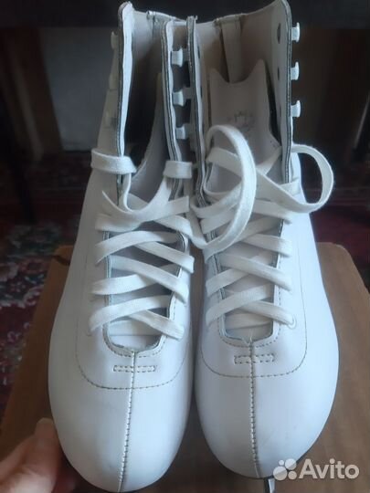 Коньки фигурные 41размер