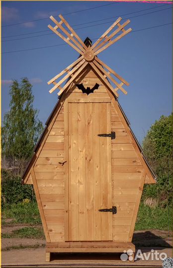 Дачный туалет деревянный