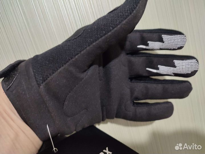Перчатки