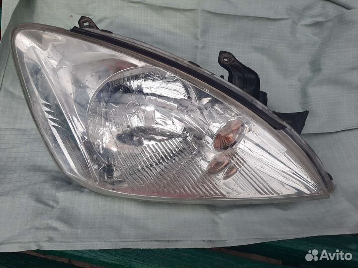 Правая фара митсубиси лансер 9