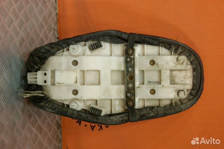 Сидение Suzuki Bandit 250V-2