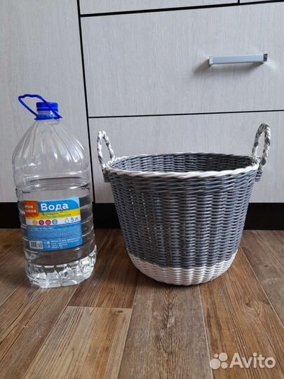 Корзина плетеная из бумажной лозы