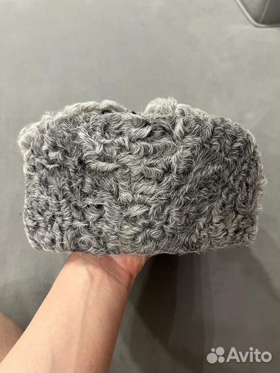 Каракулевая шапка