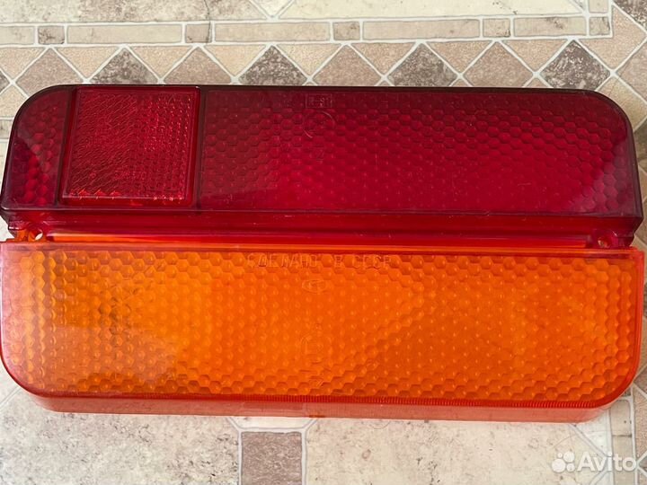 Стекло СССР на фару ваз 2103 заднее правое