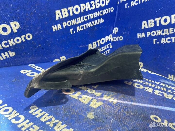 Воздуховод Ford Mondeo 3 седан 2003