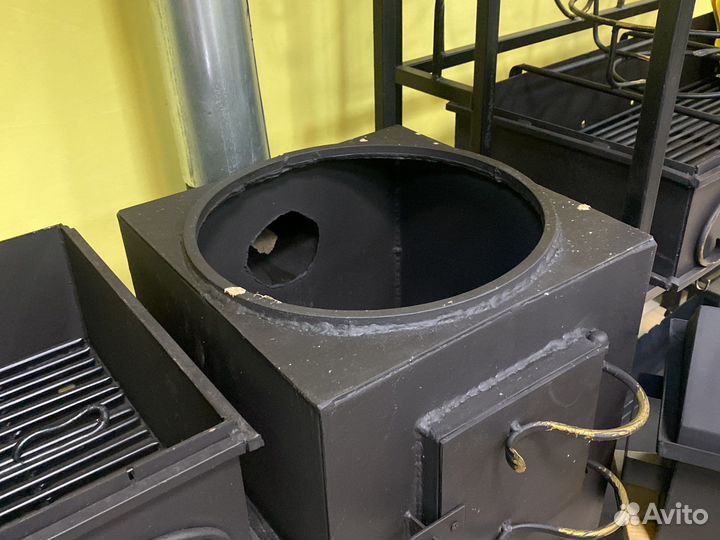 Мангал с крышей с печью