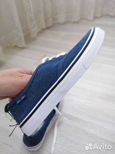 Кеды для девочки новые hm