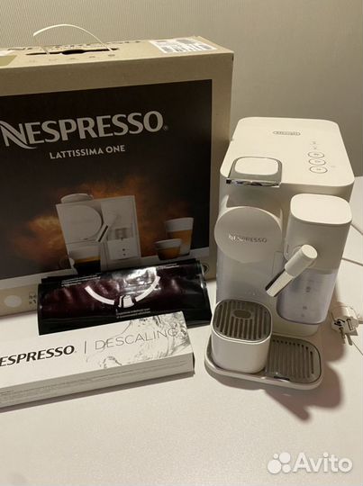 Капсульная кофемашина Delonghi Nespresso