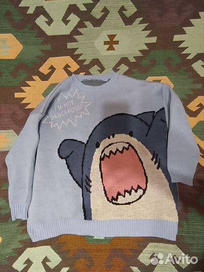 Свитер с акулой оверсайз вязаный с принтом
