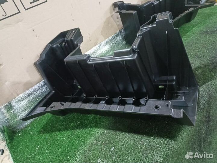 Абсорбер багажника Toyota Highlander 3.5 2GR-FE