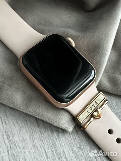 Часы apple watch se 42 mm