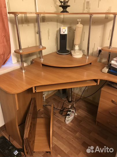 Компьютерный стол