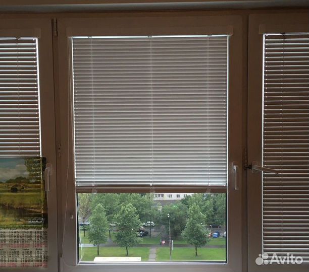 Жалюзи оконные (открытые) в Ялте