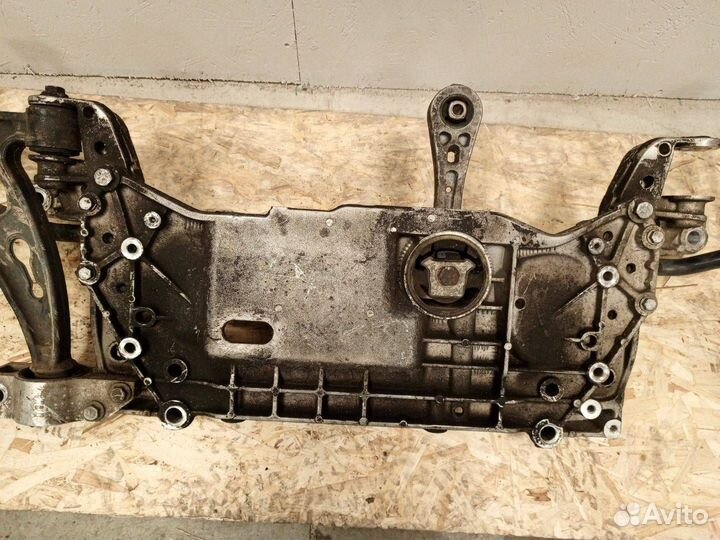 Передняя балка (подрамник) Skoda Octavia 2 (A5)