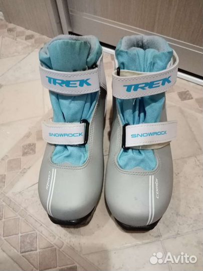 Лыжные ботинки