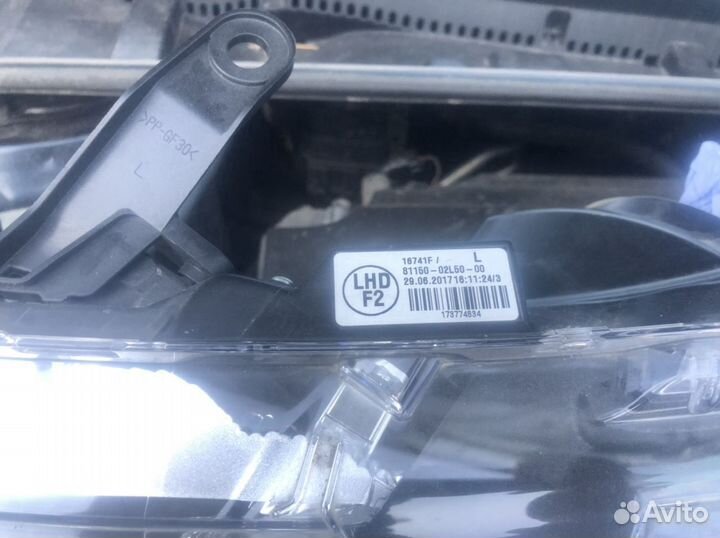 Фара левая Toyota Corolla E180