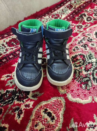 Кроссовки adidas
