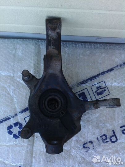 Рено Лагуна 2 поворотные кулаки