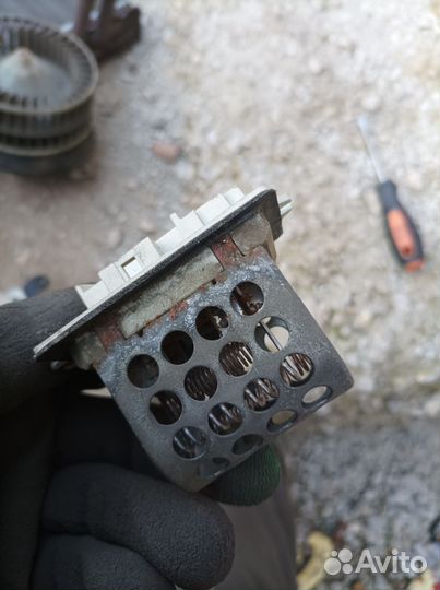 Резистор печки Dodge Intrepid 2