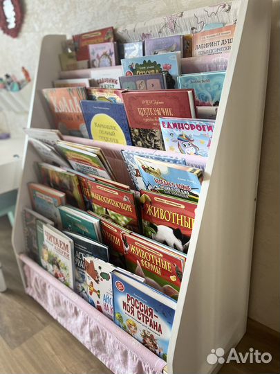 Монтессори-полочка для книг