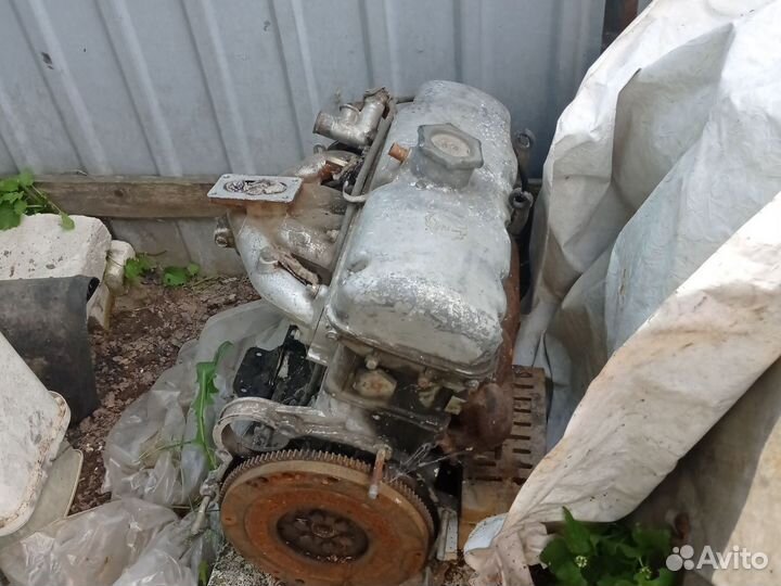 Двигатель2140