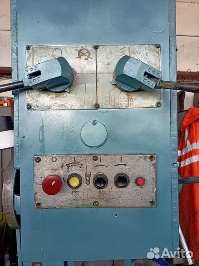 Вертикально-сверлильный станок 2н135