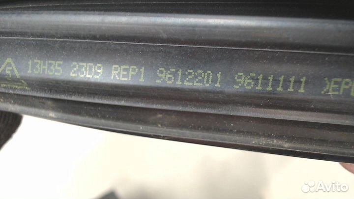 Уплотнитель Peugeot 406, 1999