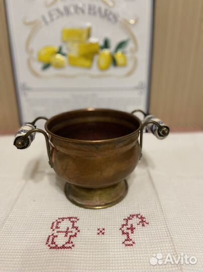 Небольшие медные кашпо три шт