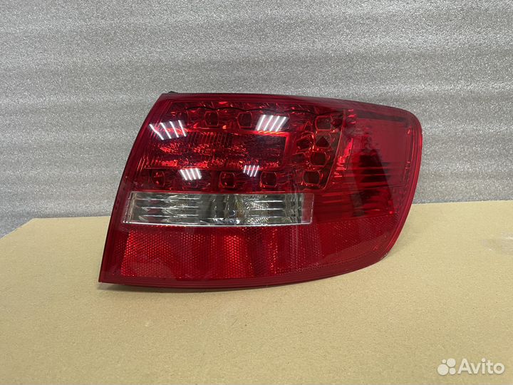 Фонарь правый в крыло Ауди А6 С6 Авант