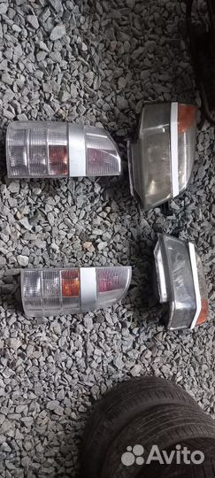 Комплект фар Toyota Voxy