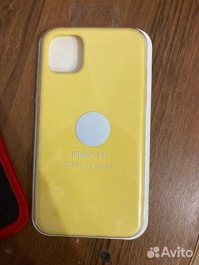 Чехлы на iPhone 11