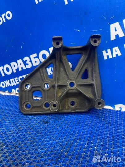 Кронштейн кондиционера Kia Spectra седан S6D 2008