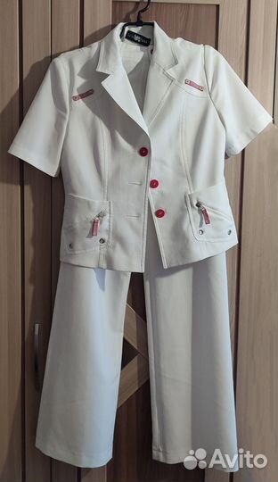 Костюм женский