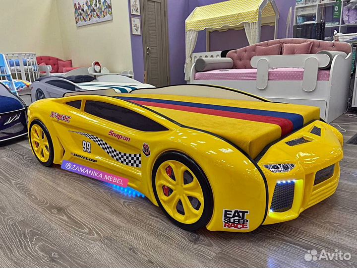 Детская кровать с матрасом машина