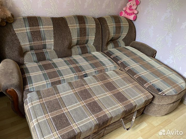 Диван-угловой