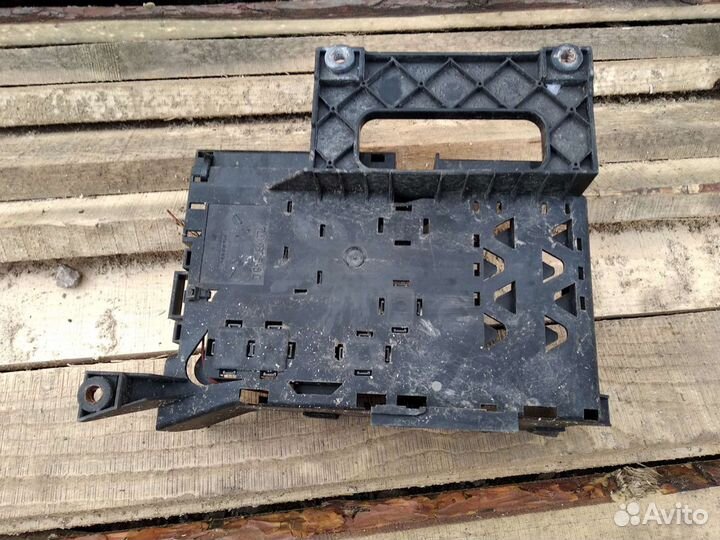 Фонарь птф Блок предохранителей Audi Q7 (4L)