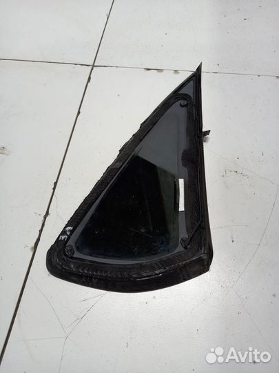 VW Polo (MK5) V Стекло кузовное глухое левое