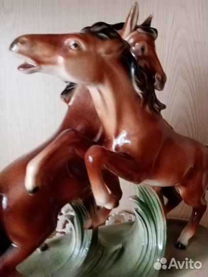 Статуэтка фарфоровая 