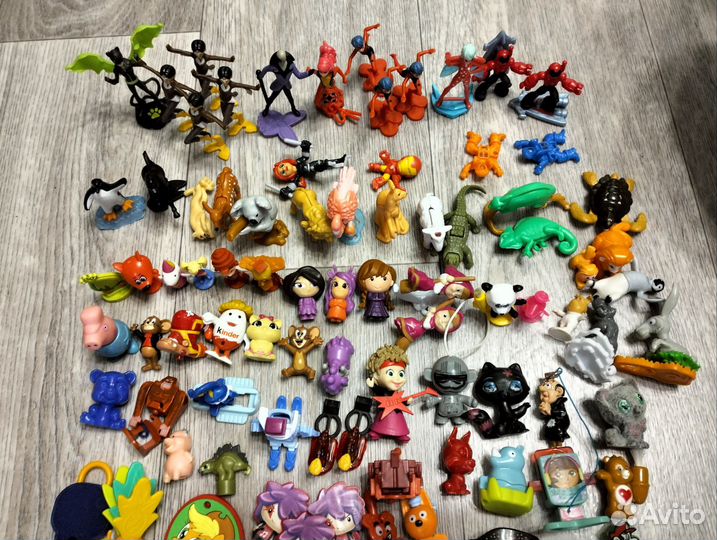 Киндер игрушки коробкой