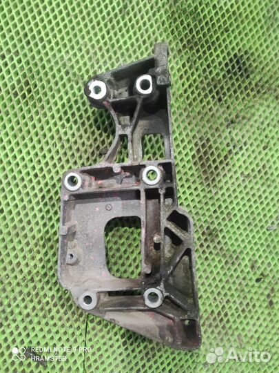 Кронштейн генератора Jetta 5