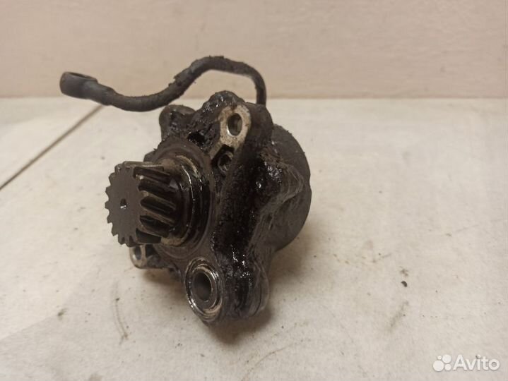 Вакуумный насос двигателя