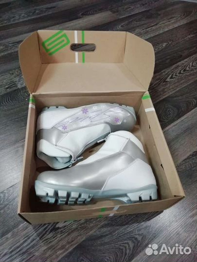 Лыжные ботинки