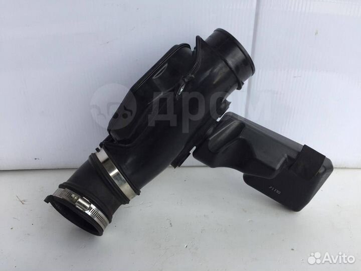 Резонатор воздушного фильтра на Infiniti Fx35 (S50