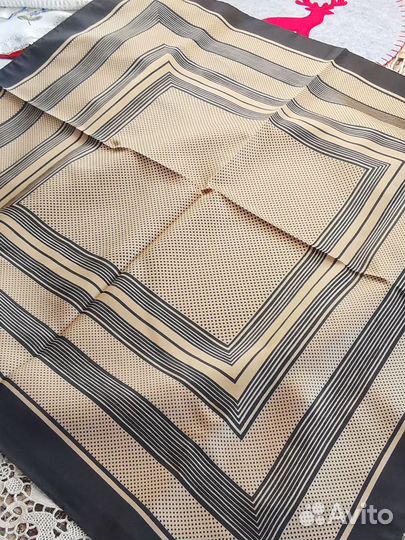 Винтажный красивый платок Италия