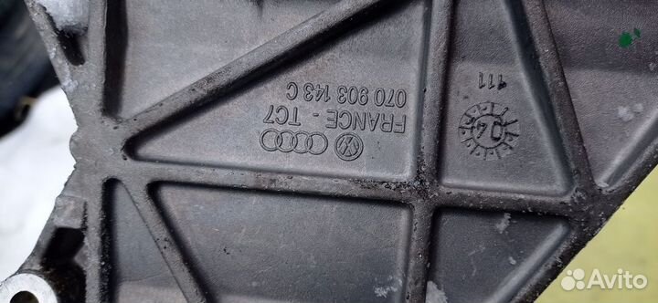 Кронштейн генератора Volkswagen Touareg